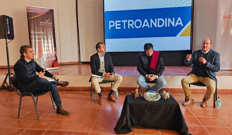 Imagen Gobierno y Petroandina ponen en marcha un curso de especialización para choferes de alta montaña