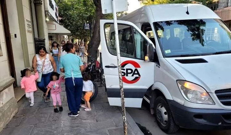 Fotografía: Continúa el pago de Becas estudiantiles de Protección de Derecho 2024