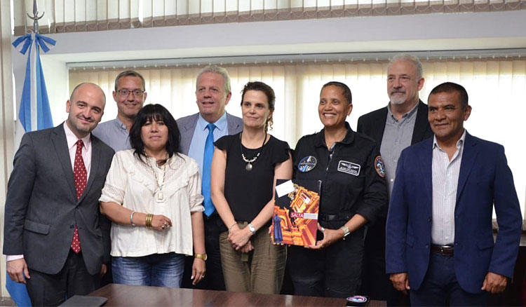 Fotografía: Salta recibió a la astronauta piloto de la primer misión civil de SpaceX, Dra. Sian Proctor