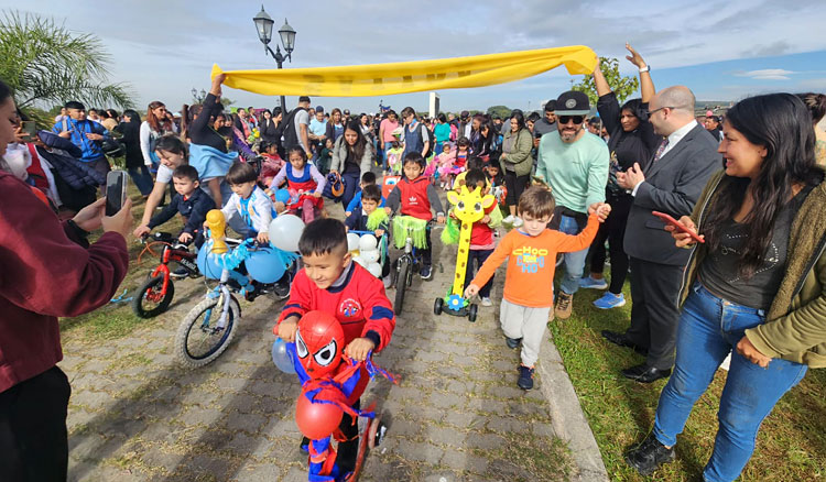 Fotografía: Multitudinaria participación de niños y niñas en la segunda Tricicleteada