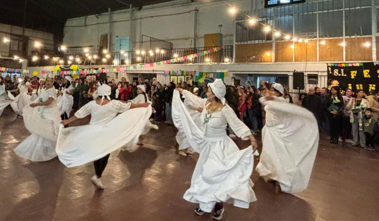 Fotografía: En el Instituto de Idiomas celebraron una tradición brasileña