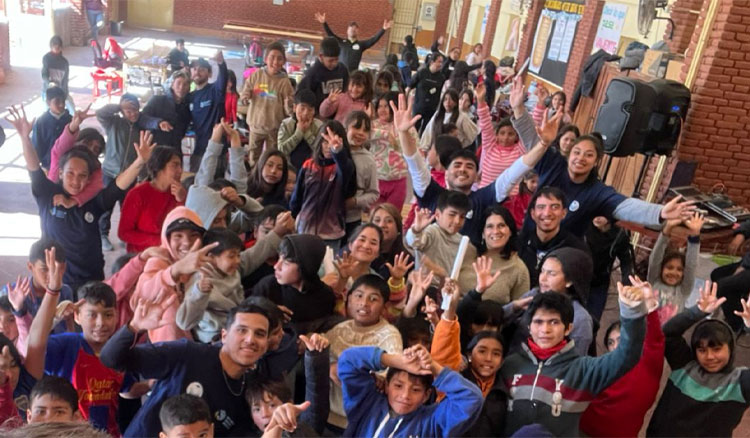Fuerte participación comunitaria en Escuelas Abiertas y Deporte Escolar Fotografía: Fuerte participación comunitaria en Escuelas Abiertas y Deporte Escolar