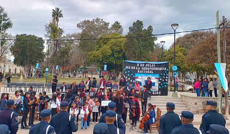 Guachipas celebró la independencia con la Orquesta Infantil y Juvenil Fotografía: Guachipas celebró la independencia con la Orquesta Infantil y Juvenil