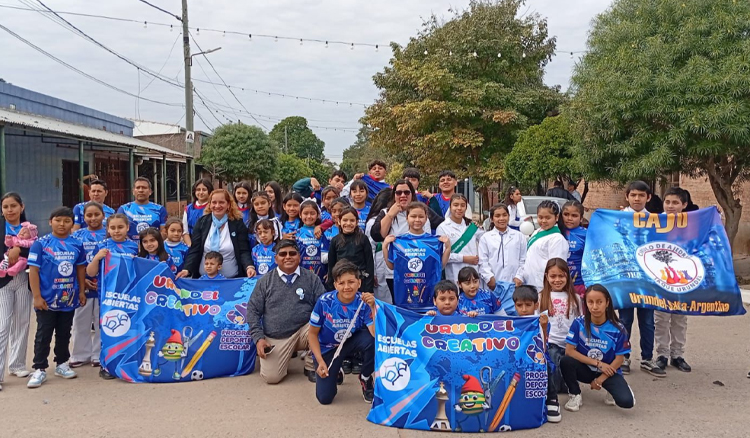 Día de la Independencia con gran participación de Escuelas Abiertas y Deporte Escolar Fotografía: Día de la Independencia con gran participación de Escuelas Abiertas y Deporte Escolar