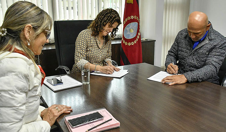 Educación y Rivadavia Banda Norte firman un convenio Fotografía: Educación y Rivadavia Banda Norte firman un convenio