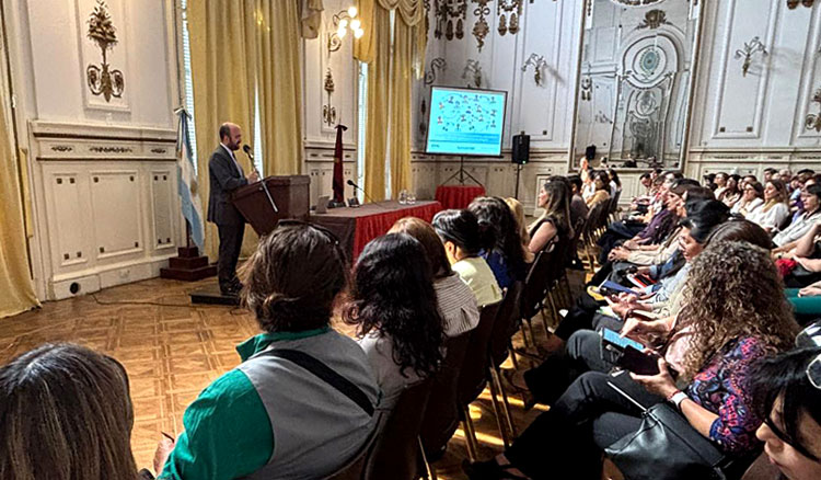 Fotografía: Un centenar de educadores se capacitaron para fortalecer la convivencia escolar