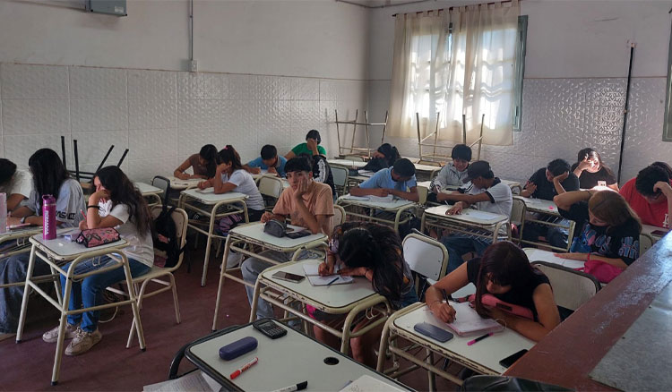 Imagen: Estudiantes salteños fortalecen contenidos de Lengua y Matemática durante el receso de verano