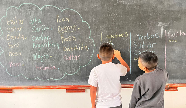 Fotografia: Más de 200 estudiantes participan de los talleres de Lengua y Matemática en verano