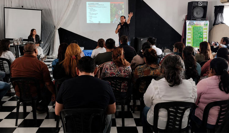 Imagen: Educación capacita a docentes y directivos para potenciar las huertas escolares y la alimentación saludable
