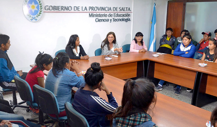 Alumnos de La Curvita y paraje La Merced conocen Salta en viaje de egresados